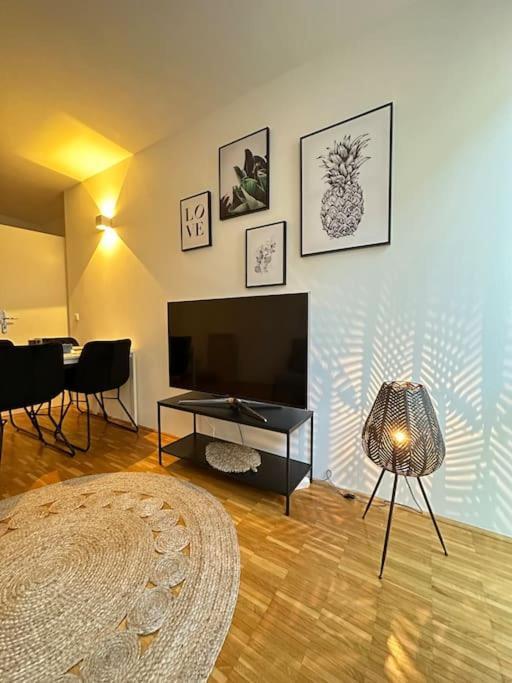 3-Room Vienna Centrale Suite Exterior photo